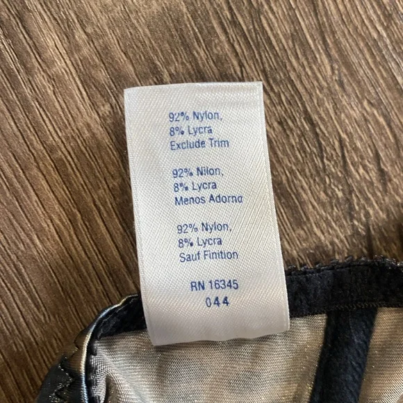 NWT - Vassarette Satin Underwire Bra - 36B - Leopard Print - Picture 4 of 4